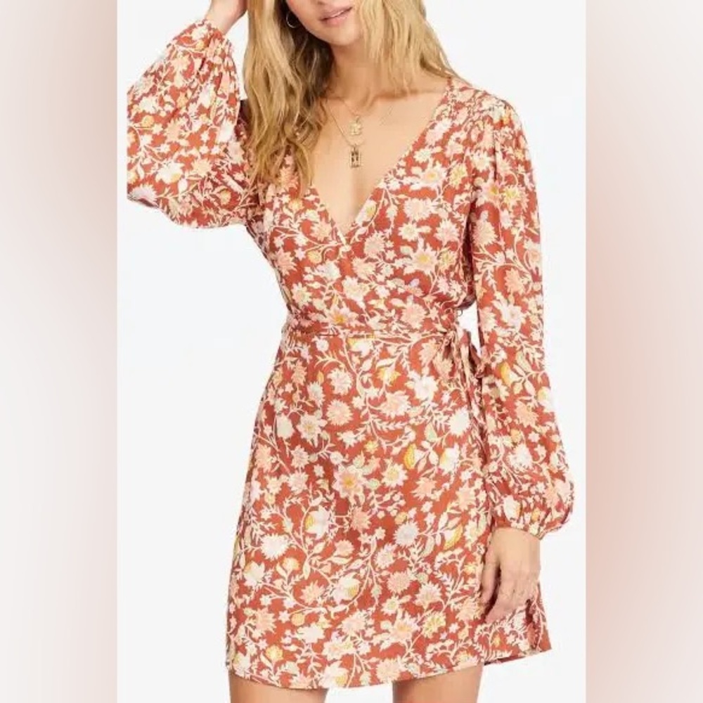NWT Billabong Spring Romance Floral Print Long Sleeve Wrap Mini Dress Size M